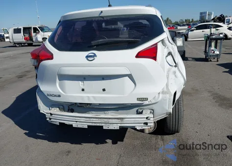 2018 Nissan Kicks S из США, поврежденный, VIN 3N1CP5CU0JL525779